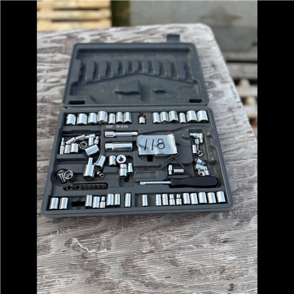 MISCELLANEOUS SOCKETS IN CASE