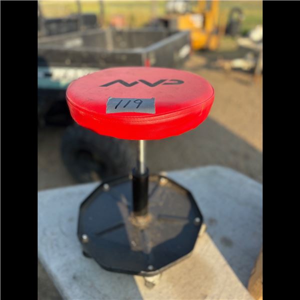 MVP ADJUSTABLE MECHANICS ROLLING STOOL
