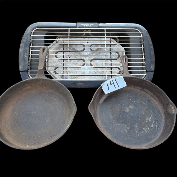 T-FAL ELECTRIC BBQ WITH 2 CAST IRON FRYING PANS