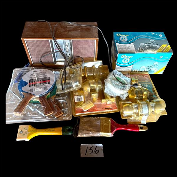 LOT OF MISCELLANEOUS HOUSEHOLD