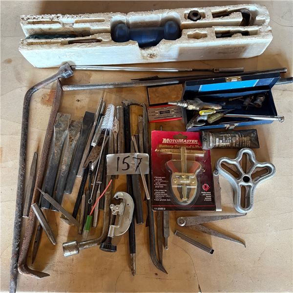 LOT 157 - MISCELLANEOUS TOOLS