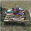 Image 1 : LOT OF GARDEN TOOLS