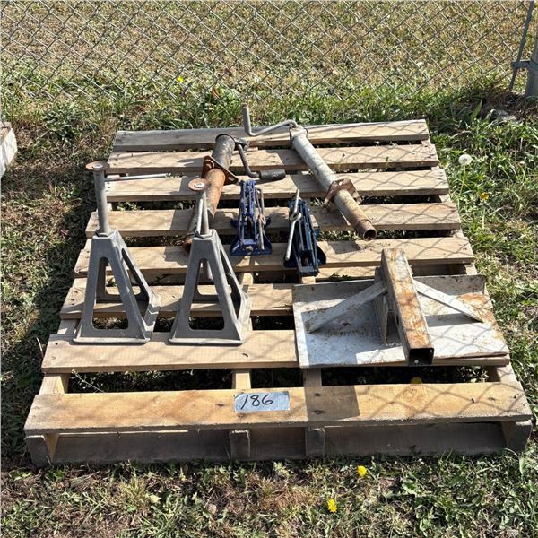 LOT OF JACKS AND STANDS