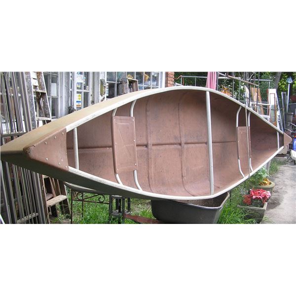 Vintage 18 foot canoe