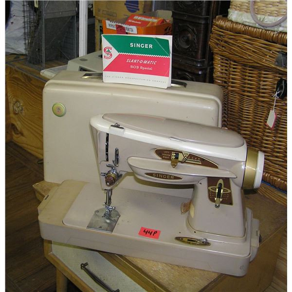 Antique Singer Slant-o-maticsewing machine