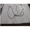 Image 1 : 3 Gold Colored Necklaces