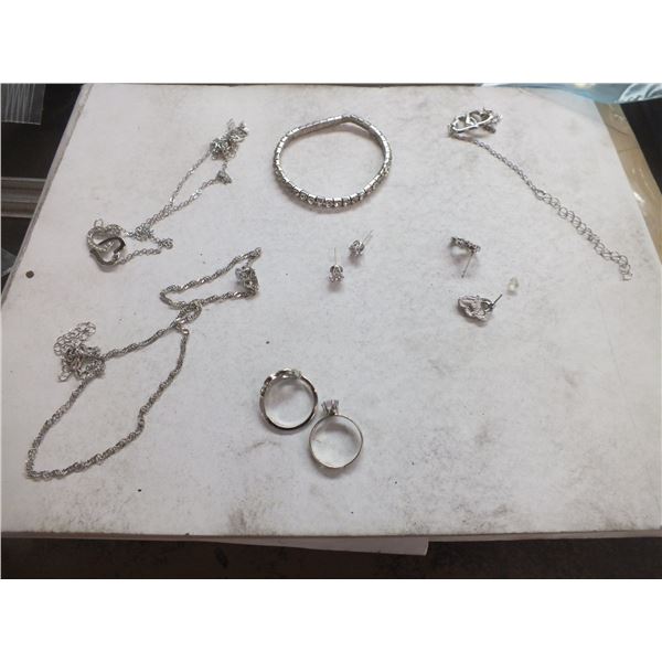 8pcs Of Silver Colored Jewelry