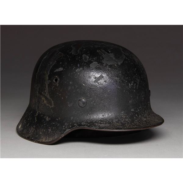 GERMAN WWII M40 STEEL HELMET.