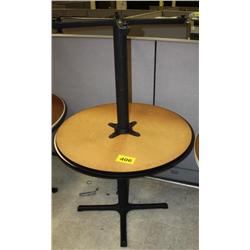 Lot of 2 Round Tables