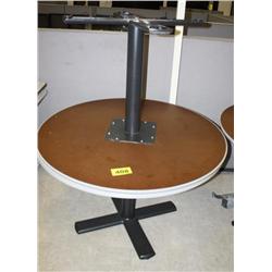 Lot of 2 Round Tables