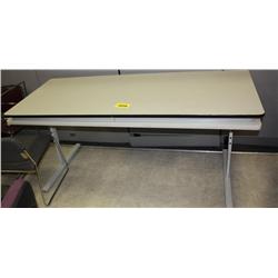 Lot of 2 White Tables