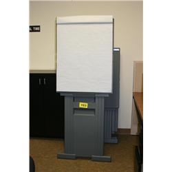 Set of 3 Plastic Easels