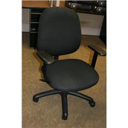 Lot of 6 Office Chairs