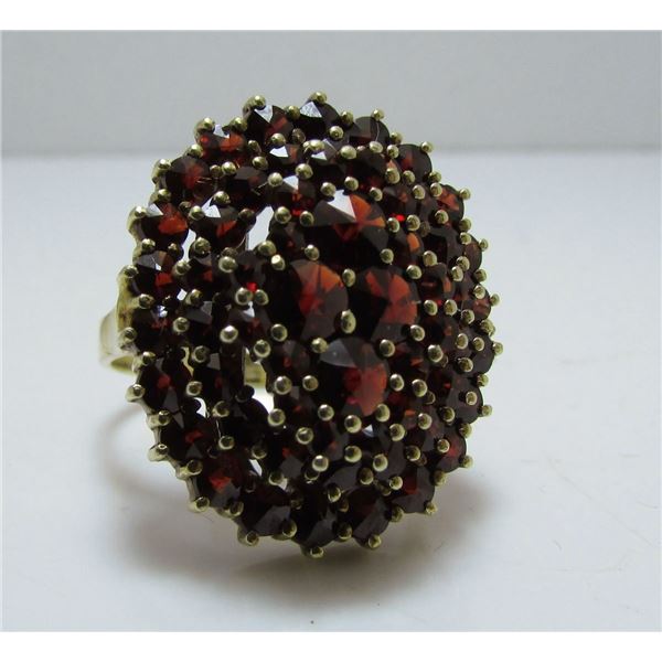 Beautiful 14Kt Yellow Gold Garnet Cluster Cocktail Ring - Size 6 3/4