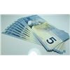 Image 1 : 10 Consecutive 2002 Bank Of Canada $5 Bank Notes - Gem UNC