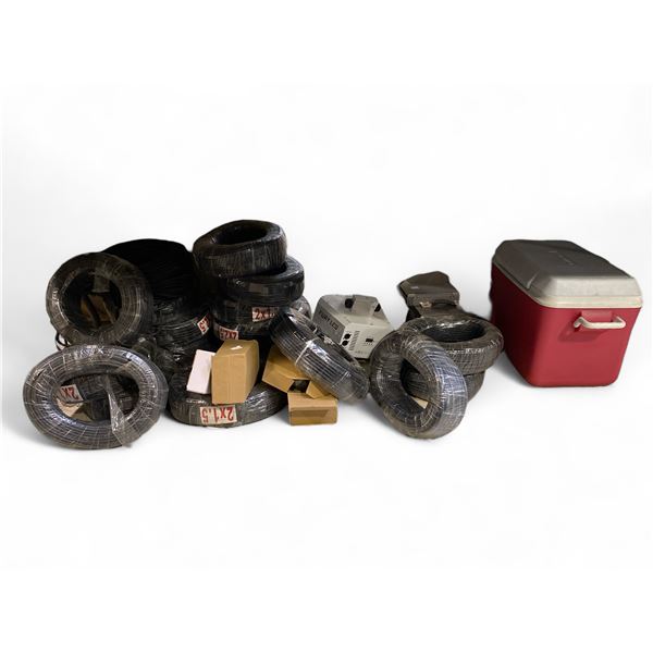 Group of 2 x 1.5 Wire & Effect Equipment - includes a Fury LED Display, ST-2000VA Transformer & Misc