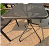 Image 5 : Group of 6 outdoor tables & 5 chairs