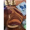 Image 4 : Raven First Nations Carving $ More A A