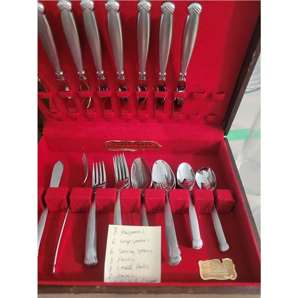 Oneida Community Plate & More A