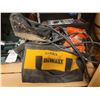 Image 4 : Hitachi & DeWalt B