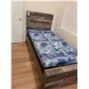 Image 1 : Single Bed C