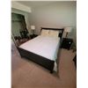 Image 1 : Queen Size Bed C