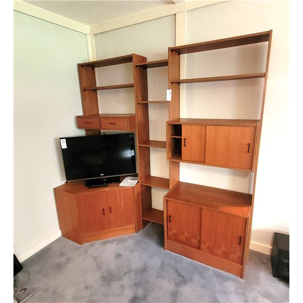 Mid Century Modern Ent Unit C