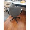 Image 2 : Office Chair C