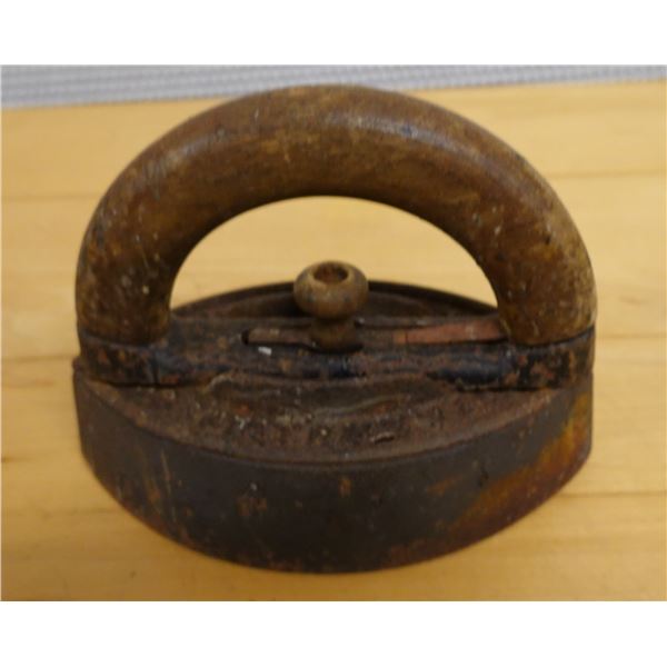 Vintage Cast Iron Flatiron  "Sad Iron" w/ Removable Handle 7" x 4.5"H