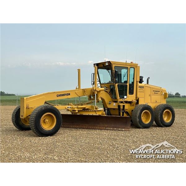 2000 CHAMPION 740A SERIES IV MOTOR GRADER