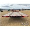 Image 15 : UNIVISION INDUSTRIES 30 FT. T/A DUALLY HAY TRAILER