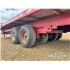 Image 24 : UNIVISION INDUSTRIES 30 FT. T/A DUALLY HAY TRAILER