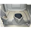 Image 5 : (2) PORTABLE WASHROOMS