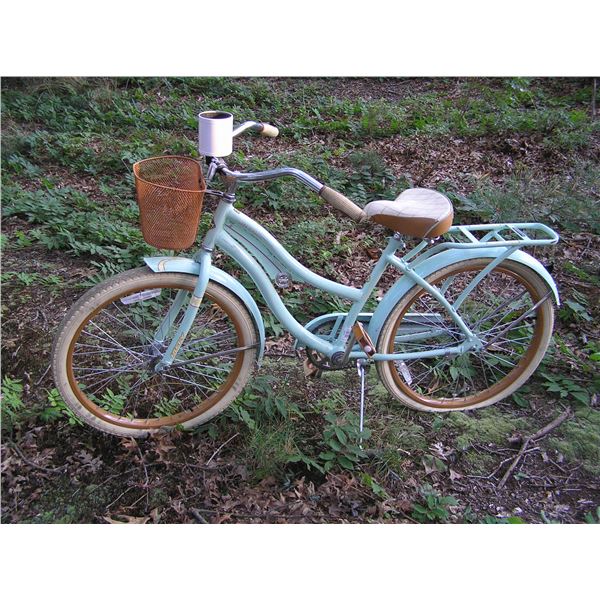 Beach cruiser bike by Huffy