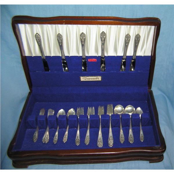 Queen's lace 35 piece sterling silver flatware set