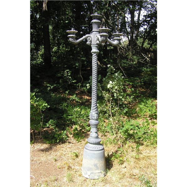 Great bronze colored 8 foot cast metal lamp post