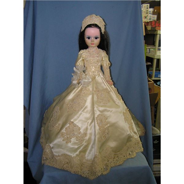 28 inch high quality wedding bride doll