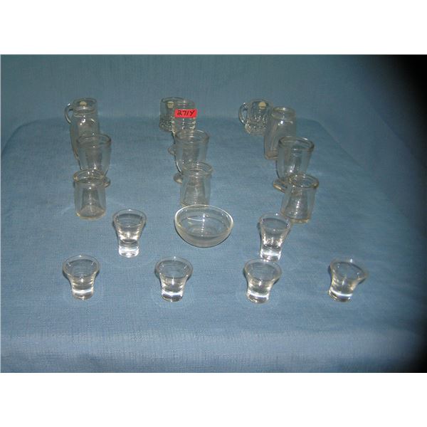 19 piece all glass high quality miniature set