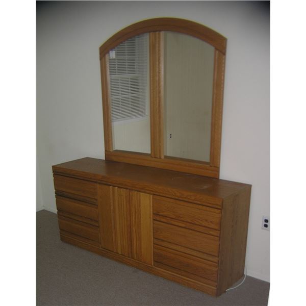 Modern oak 6 drawer dresser and mirror set