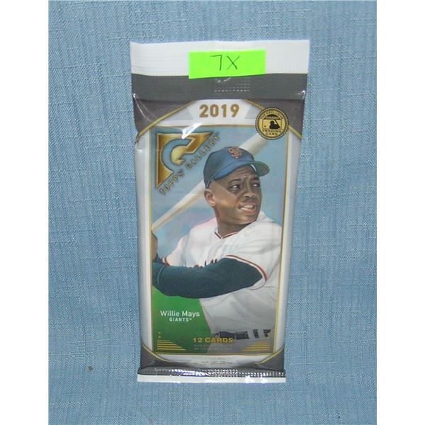 2019 Topps gallery rack pack of baseball cards featuring Willie Mays