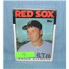 Image 1 : 1986 Topps cello pack featuring Roger Clemens