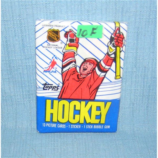 Topps factory sealed 1989 hockey wax pack