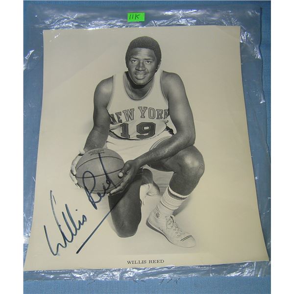 Autographed Willis Reed NY Knicks basketball photo