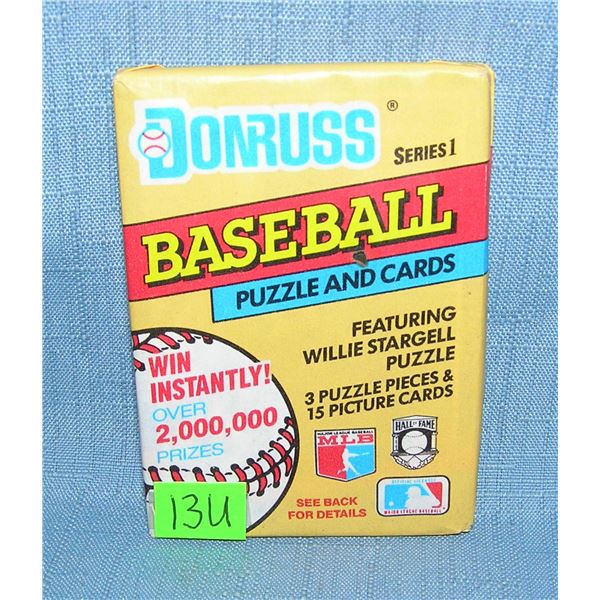 Donruss wax pack of baseball cards