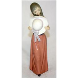LLADRO Statue of a Girl with a Hat