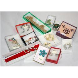 1 Box Vintage Costume Jewerly 12pcs