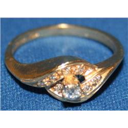 14K Gold w/ Diamond Design Ring
