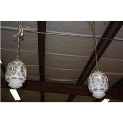2 Hanging Lamps