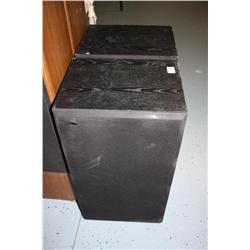 2 Black Floor Speakers