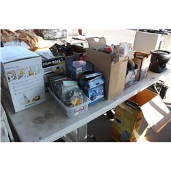 Table Lot Of  Hose Hold Electronics